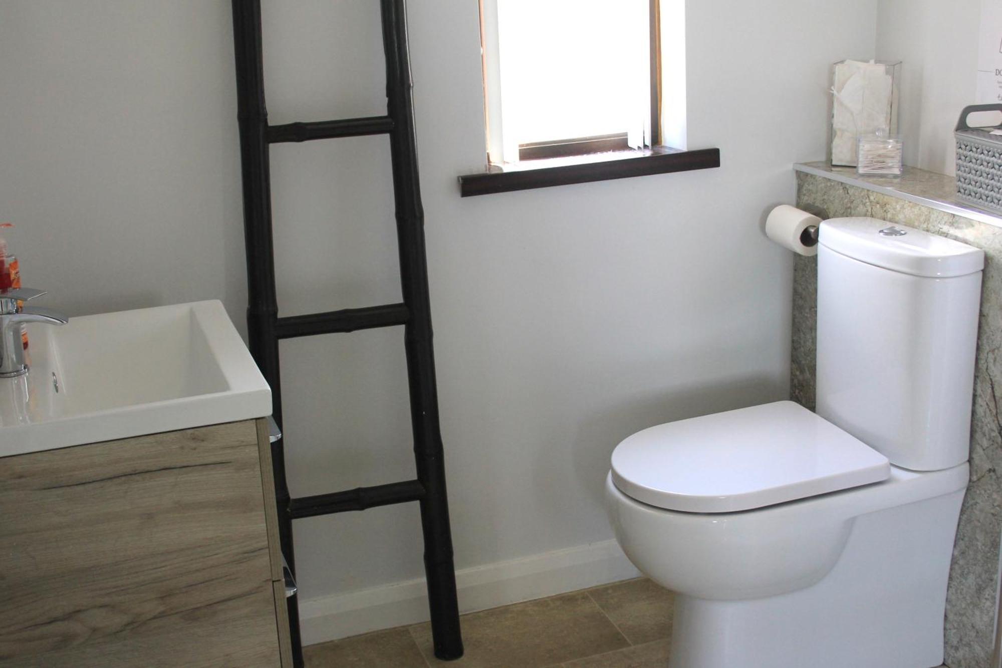 Cairnview Bed And Breakfast Larne Bagian luar foto